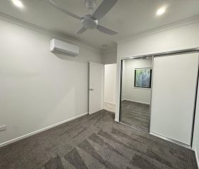 Modern Executive Home - Photo 5