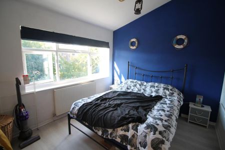 3 bedroom semi-detached house to rent - Photo 4