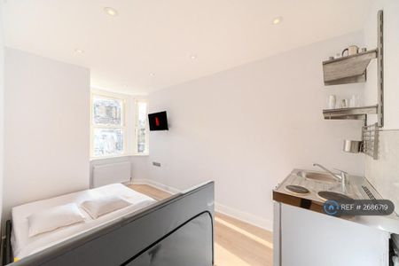 1 bedroom in a house share to rent - Photo 3