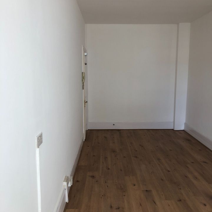 Room in a Shared House, Lancaster Gate, W2 - Photo 1