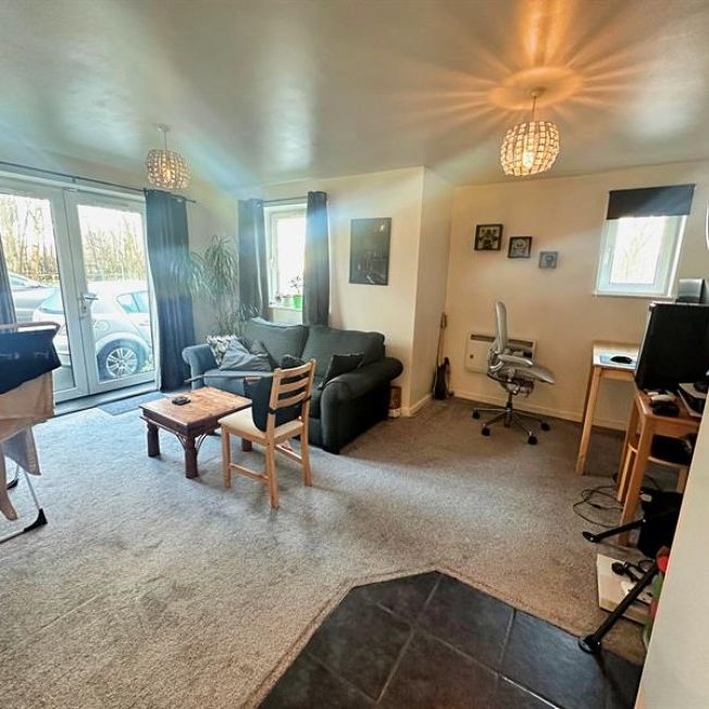 2 Bedroom Apartment To Let - Photo 1