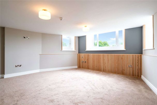 An exciting opportunity to live at Riber Castle that has dominated the landscape above Matlock for over 160 years - Photo 1