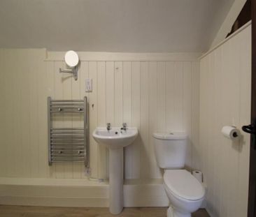 The Old Barn, Rowley Farm, Tarporley - Photo 3