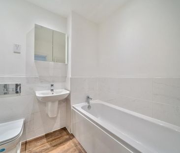 3 bedroom semi-detached house to rent - Photo 6