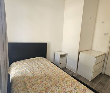 Room in a Shared House, Blagden St, S2 - Photo 1