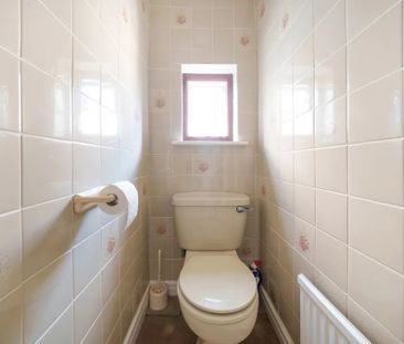 3 bed semi-detached house to rent in The Heights, Northolt, UB5 - Photo 4