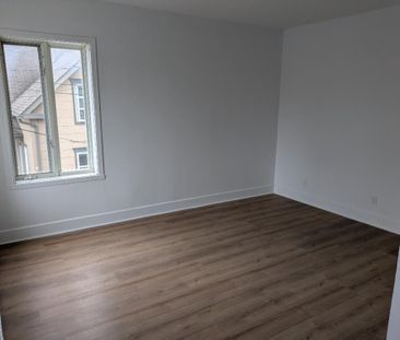 5 1/2 à louer - Photo 1