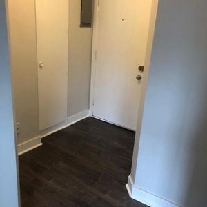 2.5 près de la station métro Honoré-Beaugrand - Photo 2