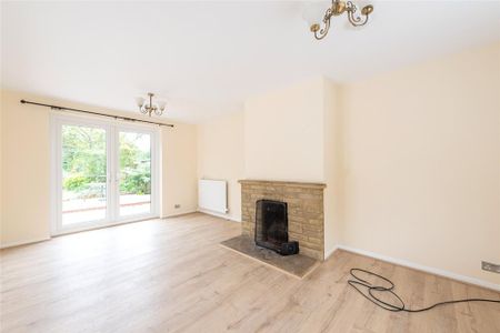 4 bedroom detached house to rent - Photo 2