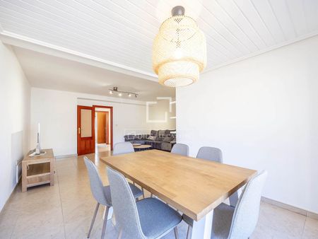 4 Bedroom apartment with 12m² terrace for rent in El Pla del Real, Valencia - Photo 3