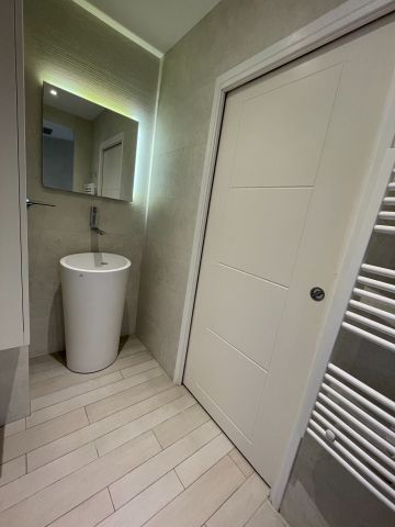 Location Maison 5 pièces 143m² EYSINES 33320 - Photo 2