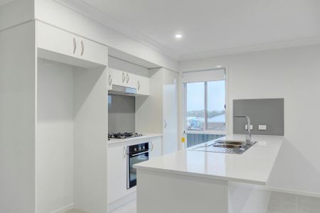 Stylish 4 Bedroom Home - Photo 2