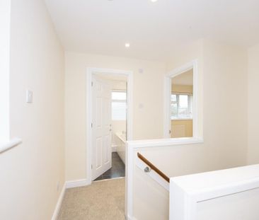 3 bedroom semi-detached house to rent - Photo 5