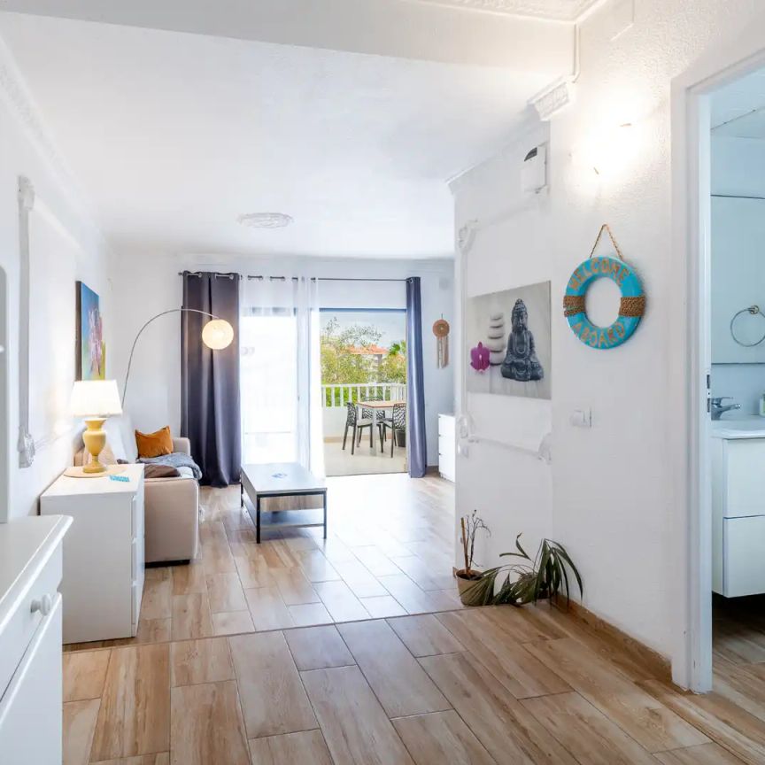Apartamento de alquiler en Avenida Ámsterdam, Los Cristianos - Photo 1
