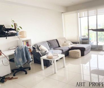 Come Home to Something Special at This Apartment. Unbeatable Locati... - Photo 2