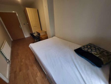 Drayton Street, Hulme, Manchester, M15 - Photo 5