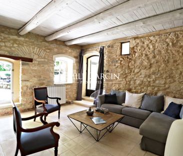 Belle propriété à louer à Menerbes - - Photo 2