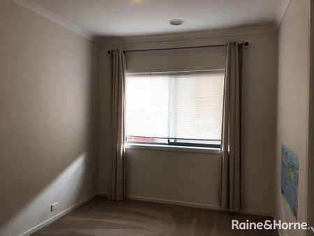 Splendid 4Br Home in Arndel, Truganina! - Photo 5