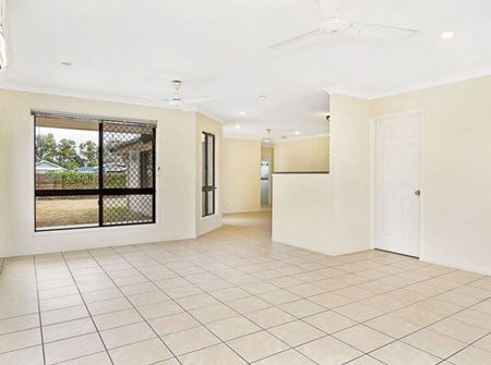 13 Lakewood Avenue, Kirwan - Photo 2