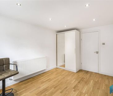 5 bedroom end of terrace house to rent - Photo 4