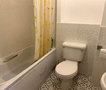 Hertford Apartments, Fearnhead, Wau, WA2 - Photo 5