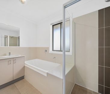 94A Mary Gillespie Avenue, Gungahlin ACT 2912 - Townhouse For Rent ... - Photo 2