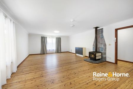 Spacious 4-Bedroom Family Home - Photo 2