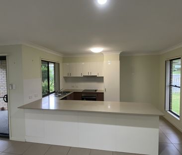 Break Lease - 4 Bedroom Home on Corner Block in Great Pimpama Locat... - Photo 3
