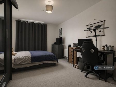 2 bedroom flat to rent - Photo 4