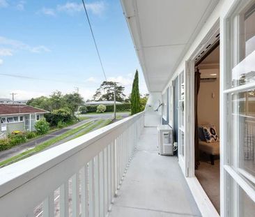 Te Atatu South - 3 Bedroom House - Photo 4