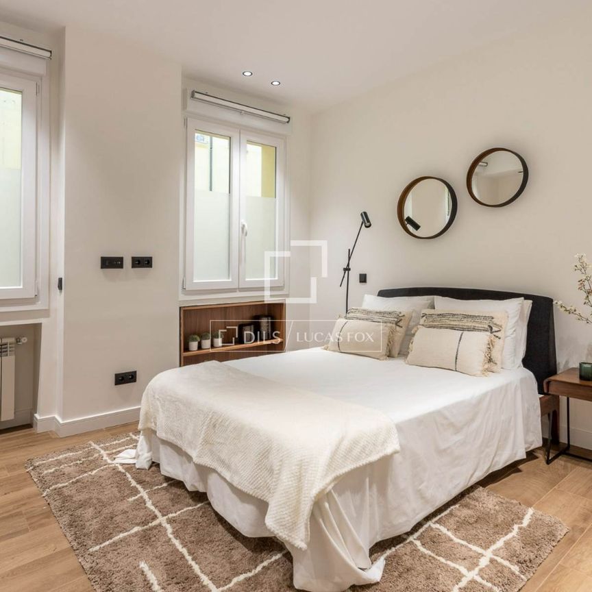 Excellent 2 Bedroom apartment for rent in Ríos Rosas, Madrid - Photo 1