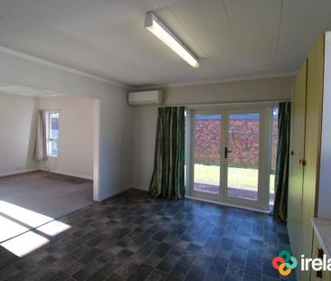 Warm Sunny Family Home - Photo 2