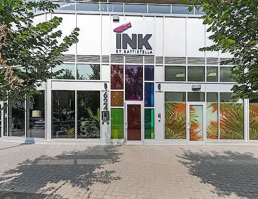 NO DAMAGE DEPOSIT REQUIRED "DOG FRIENDLY" | 624 8 Avenue Southeast, Calgary - Photo 1