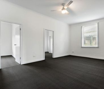 Modern comfort meets lifestyle convenience - Photo 5