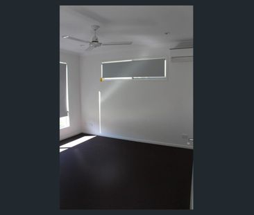 Modern Four Bedroom Home in Tannum Sands - Photo 3