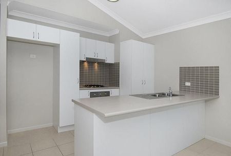 21 Izaro Cct, Burdell QLD 4818 - House For Rent | Domain - Photo 4