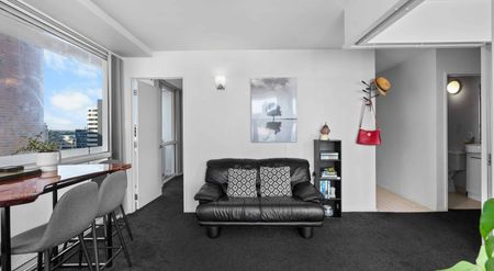 City living! - Photo 3