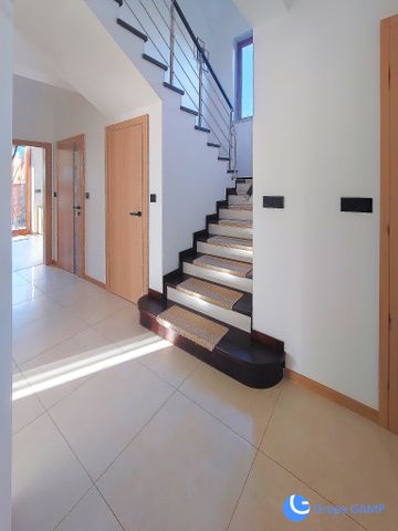 Duży dom 280m2 z podwórzem 1000m | 6 pok | Garaż - Zdjęcie 2