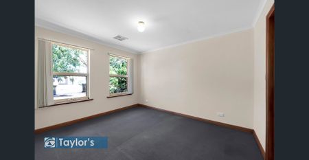 CHARMING BLUESTONE VILLA IN A PRIME NEAR-CITY LOCATION - Photo 5