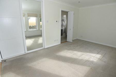 Property to let in St Andrews - Photo 5