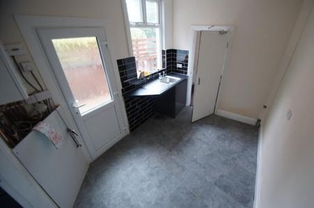 Room in a Shared House, Beaconsfield Road, CV2 - Photo 3