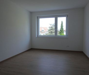 "grosse, moderne 4.5-Zimmer-Wohnung mit Lift und eigenem Waschturm" - Foto 4
