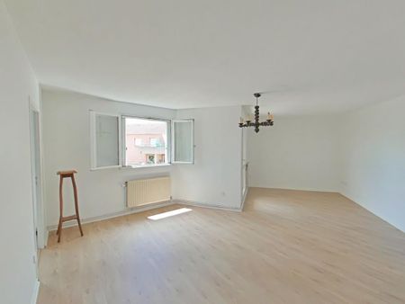 Location Appartement 3 pièces 68m² ROMANS SUR ISERE 26100 - Photo 3
