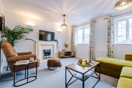 3 Bed Terraced House, Castle Lodge Gardens, LS26 - Photo 2