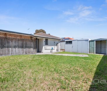 THREE BEDROOM HOUSE - Photo 3