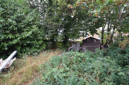 Avondale Avenue, Staines-upon-thames, TW18 - Photo 4