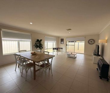 Spacious, low-maintenance living - Photo 3