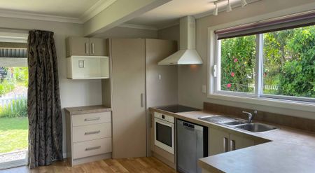 Very cute three-bedroom cottage - Photo 2