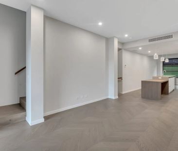 Welcome to 7B Nelson Place - A stunning contemporary residence that... - Photo 4