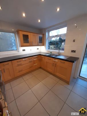 4 bed Semi-detached in Fairfax Road , Woking, GU22 9HN - Photo 1